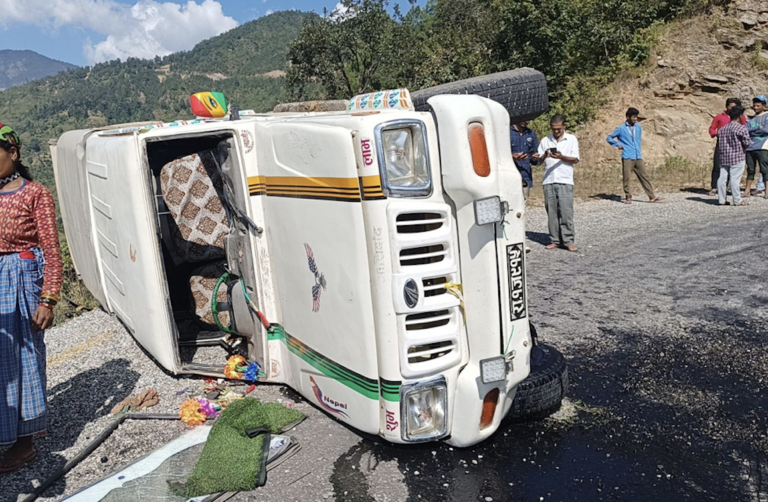 डोटीमा जीप दुर्घटना हुँदा ५ जना घाइते